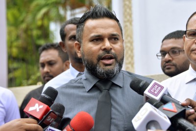 ނަޝީދު އުޅުއްވަނީ މަޖިލިސް ތެރެއިން ޕާޓީ ހިންގަން: ޝިޔާމް
