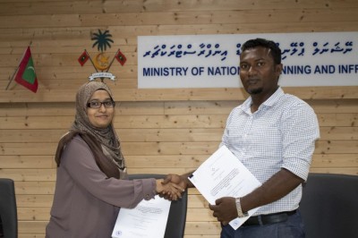 ލާމުގެ ހަ ރަށެއް ގުޅާލާ ތިން ކޯޒްވޭ ޑިޒައިން ކުރަން ބަޔަކާ ހަވާލުކޮށްފި