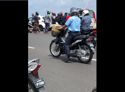 މަންޒަރު ބަލަން ހައިވޭގައި މަޑުކުރުމުން އެކްސިޑެންޓެއް