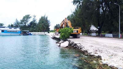 އައްޑޫ މީދޫ ބަނދަރު ބޮޑުކުރުމުގެ މަސައްކަތް ފަށައިފި