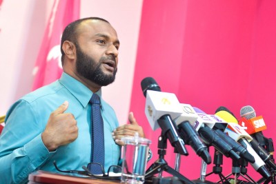 އަމިއްލަ ހައިސިއްޔަތުން ވާހަކަ ދެއްކޭނެ، މަޖިލީހުން އުޅެނީ ބިރު ދައްކަން: ޝަހީމް