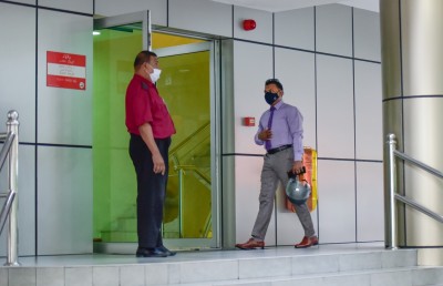 ވަޒީފާގެ މައްސަލަތަކުގައި ބަދަލު ދިނުމުގައި ހަމަހަމަ ކަމެއް ނެތް؟!