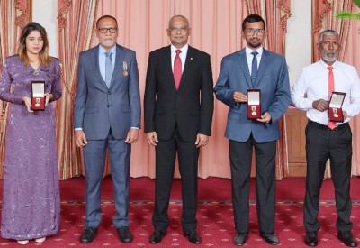ފަސް ބޭފުޅަކަށް ޝަރަފުވެރިކަމުގެ ގައުމީ އިނާމު ދީފި