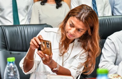 50 މެމްބަރުންގެ ސޮޔާ އެކު އީވާގެ އިތުބާރު ނެތްކަމުގެ މައްސަލަ ހުށަހަޅައިފި