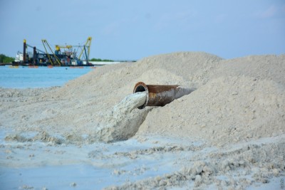 6 މިލިއަން ކިއުބިކް މީޓަރަށް 53 މިލިއަން، 7 މިލިއަން ކިއުބިކު މީޓަރަށް 50 މިލިއަން