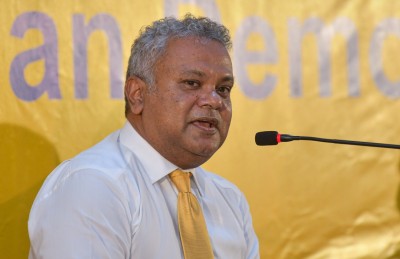 އިވާ ވަކިކުރާތީ ހިތްހަމަނުޖެހި ނަޝީދު ވިދާޅުވީ "އަޅުގަނޑު ވަކި ނުކުރެވޭނެ"! ކަމަށް