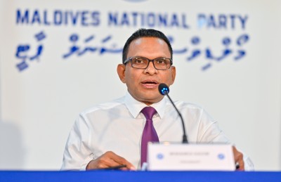 ޑްރަގް ޓްރެފިކްކުރާ މީހުންނަށް މަރުގެ އަދަބު ދޭން ނާޒިމްގެ ވައުދެއް