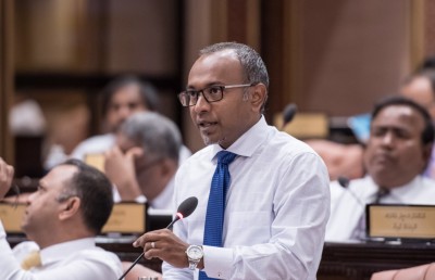 ސަރުކާރު ދިފާއު ނުކުރާނަމަ، މަގާމުތަކުގައި ތިބި ފަރާތްތައް ވަކިކުރަން ޖެހޭ: ހަސަން ލަތީފު
