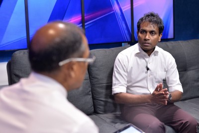 ވައްވަރު ދެން ލިބުނަސް އަލުން ލެބް ހިންގުމާ މެދު އުގެއިލް ނާއުންމީދުގައި