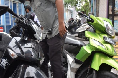 ޖޫންގެ ނިޔަލަށް 401 ސައިކަލު ވަގަށް ނަގައިފި، އަގު 21 މިލިއަނަށް އަރާ!