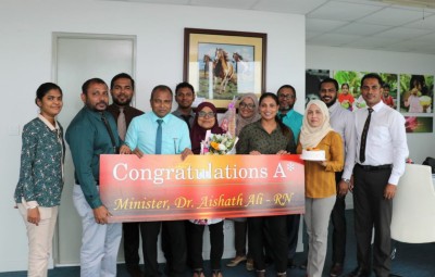 ރައީސް ނަޝީދު އޭ ސްޓާ ދެއްވުމުން އެޑިއުކޭޝަން މިނިސްޓްރީގައި ކޭކު ފަޅައިފި