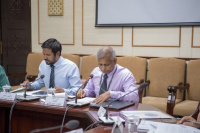 ކައުންސިލްތަކަށް ދޭ ފައިސާ މޮނީޓާކުރަން ޖެހޭ: ގަވަރުނަރު