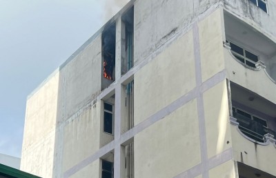 މާލޭގެ އެޕާޓްމެންޓެއްގައި އަލިފާން ހިފައި އަނދަނީ
