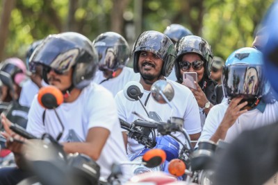 ގަވައިދަށް ނުފެތޭ ހެލްމެޓު އަޅާ ނަމަ ފިޔަވަޅު އަޅާނަން: ފުލުހުން