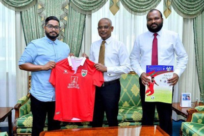 ގައުމީ ޓީމު ޖާޒީ އާއި ސަޕްލިމެންޓް ރައީސްއަށް އަރުވަައިފި