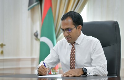 އިންޓަނެޓް އަގުހެޔޮކުރުމުގެ މަަސައްކަތްނުކުރާތީ މަލީހްގެ އިސްތިއުފާއަށް ގޮވާލައިފި