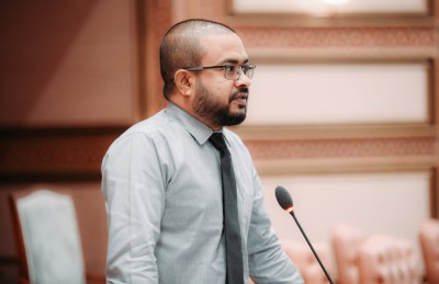 މަޖިލިސް ހުއްޓުވާފައިވާ ބާއްވަނީ އީވާގެ މައްސަލަ ނަގުވަން: ނިހާދު