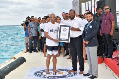 ރާއްޖެއިން ހެދި ޑައިވް ރެކޯޑު ރަސްމީކޮށް ރެކޯޑު ފޮތަށް އަރުވައިފި