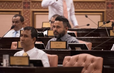 ޝިޔާމްއާއި ސައީދު ވަދެ 241 ކޮމިޓީ ހޫނުކޮށްލައިފި