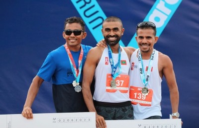 ކުރީގެ ދެ ވާދަވެރިން މިހާރު އެކުވެ ރޭހުގައި ކުރިއަށް