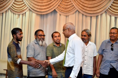ކަންބޮޑުވުންތަކާއެކު ޓެކްސީ ޑްރައިވަރުން ރައީސް އަރިހަށް
