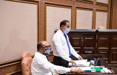 އިމްރާންގެ އިތުބާރު ނެތް ކަމުގެ ވޯޓަކީ ޔާމީނަށް ލުއި ހޯދަން ކުރާ ޕްރެޝަރެއް: އަދާލަތު