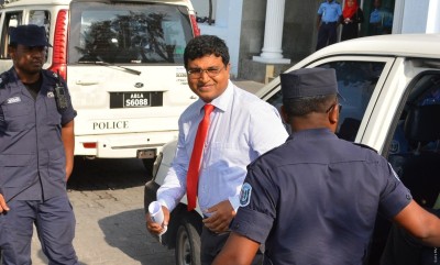 ދީބާޖާ އާއެކު އޮތް އެއްބަސްވުން ބާތިލްކުރީ ހިދުމަތް ނުދެވުމުން: އޭރުގެ މިނިސްޓަރު
