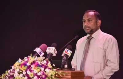 ކުރީގެ މިނިސްޓަރު ޒިޔާދުގެ ޝަރީއަތް މާދަމާ ފަށަނީ