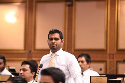 ޕެސްޓިސައިޑް ކޮންޓްރޯލް ކުރާ ބިލް މަޖިލީހުން ފާސްކޮށްފި