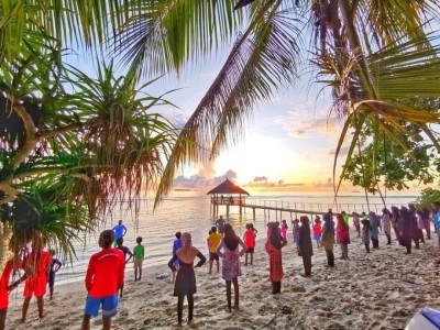 މި ސްކޫލް ތަފާތު؛ ދަސްކޮށްދެނީ ކޭކު އަޅާށާއި އިސްތިރިކުރަން!