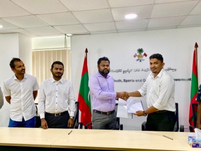 ގަމުގައި ތިން ފުޓްސަލް ދަނޑު އަޅަން ބަޔަކާ ހަވާލުކޮށްފި