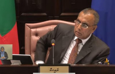 އަފީފަށް އައީ ކޯލެއް: ވިދާޅުވީ "އާދެ، މި ޖަލްސާ މި ނިންމާލަނީ"