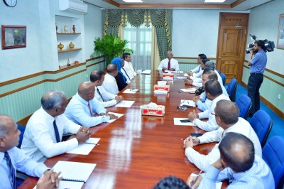 ކައުންސިލުތަކަށް ބާރުދީ އަޒުލު ކުރުން މުށުތެރެއަށް، ރައްޔިތުން ރަތަށް!