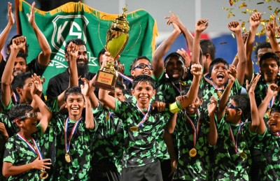 ހުރިހާ މެޗަކުން މޮޅުވެ ރެކޯޑަކާ އެކު 13 އަހަރުން ދަށުގެ ސްކޫލް ފުޓްބޯޅަ ޗެމްޕިއަންކަން ކަލާފާނަށް