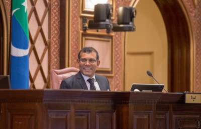 ރައީސް ނަޝީދާ ކޮށްލަން ބޭނުންވާ ސުވާލެއް އެބަ އޮތްތަ؟