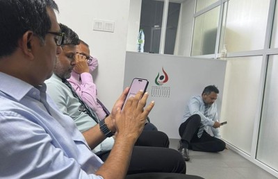 ކޮމިޝަންގެ މެމްބަރުންނާ ބައްދަލުނުވީ އިދިކޮޅުން ގަޑި ޖެހިގެން ދިއުމުން: އެޗްއާރުސީއެމް