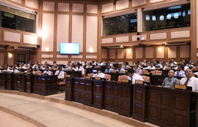 ކައުންސިލްތައް ބާރުވެރިކުރަން ގާނޫނު އަސާސީއަށް ހުށަހެޅި އިސްލާހު މަޖިލީހުން ފާސްކޮށްފި