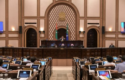 ކައުންސިލަރުން ވަކި ނުކުރެވޭ ގޮތަށް ބަދަލުކޮށް ބިލު ފާސްކޮށްފި