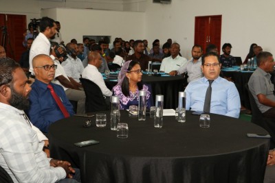 މަސް ބާނާވަރު ކޮންޓްރޯލް ކުރަން މަސްވެރިން މަޝްވަރާއަށް