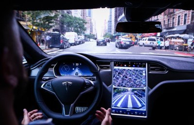 ޓެސްލާގެ އޮޓޯޕައިލެޓުން އެކްސިޑެންޓްތައް މަދުކުރެވޭނެ: ދިރާސާ