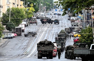 ޕުޓިންއާ ދެކޮޅަށް ރަޝިޔާ ތެރެއިން "ބަޣާވާތެއް" ގެ ބިރު، އެތެރޭގައި ހަމަލާތައް ފެށިއްޖެ