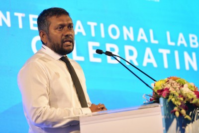 މިނިމަމް ވޭޖުން ލޮޅުން އަރާނެ، އެކަމަކު ރައްޔިތުން އެގޮތް ބޭނުން: ފައްޔާޒް