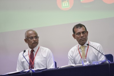ކައުންސިލަރުންނާ ދެކޮޅަށް އަންހެނުންގެ ދިފާއުގައި ތެދުވީ ދެ ރައީސުން!
