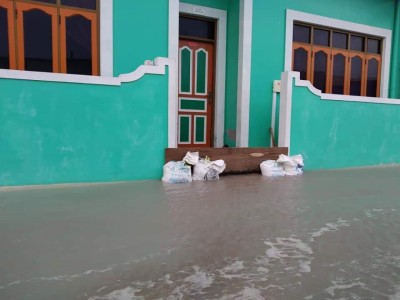 ހޮޅުދޫ އަށް އުދައަރައި ބައެއް ގޭގޭގެއަށް ގެއްލުންވަނީ