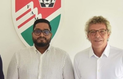 ބަންގްލަދޭޝް އަތުން ރާއްޖެ ބަލިވުމުން ބައްސާމް އާއި މޮރިއޭރޯގެ އިސްތިއުފާ އަށް ގޮވައިފި