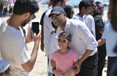 އީދު ފާހަގަ ކުރައްވަން ރައީސްގެ ދެކަނބަލުން އއ. ތޮއްޑޫއަށް