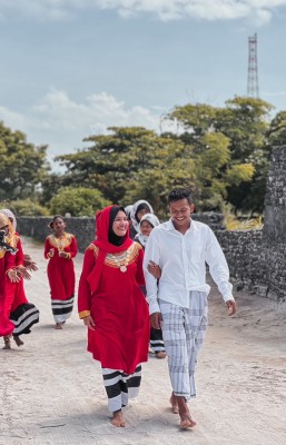 ހިޔަލަ ގްރޫޕުން މި އީދުގައި ނެރުނީ ކޯޑި