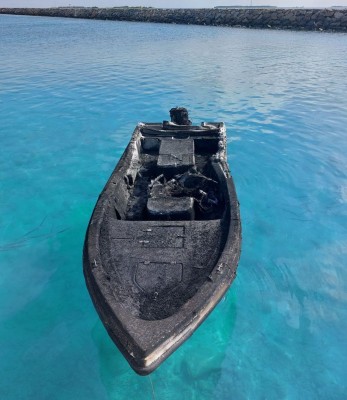 ނައިފަރު ބަނދަރުގައި އޮތް ތިން ލޯންޗެއްގައި ރޯވެ އަނދައިފި