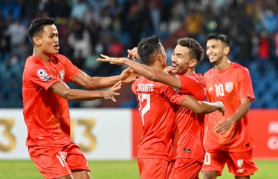 ނޭޕާލް ބަލިކޮށް އިންޑިއާ، ކުވެއިތު ގޮވައިގެން ސެމީ އަށް