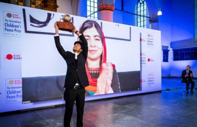 ބުލީއާ ދެކޮޅު އެޕަކުން ބަންގްލަދޭޝްގެ ކުއްޖަކަށް ބައިނަލްއަގްވާމީ އެވޯޑެއް